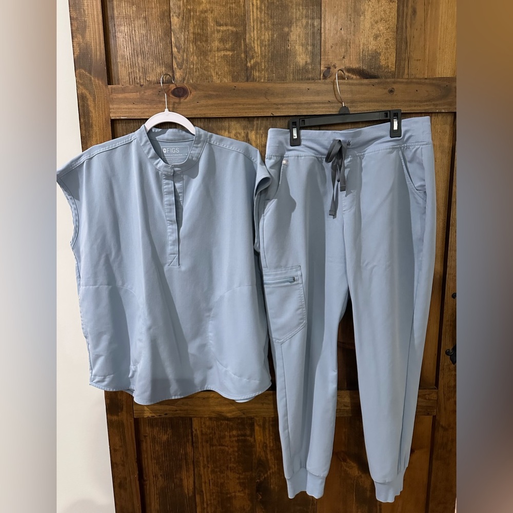 Figs Scrub Set in Dusty Blue - Med / Med Petite
